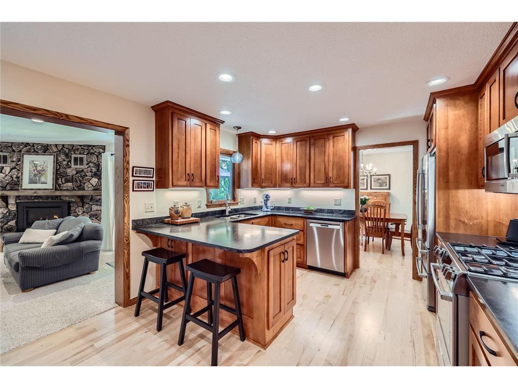 1917 29th Avenue NW New Brighton MN 55112 6716982 image1