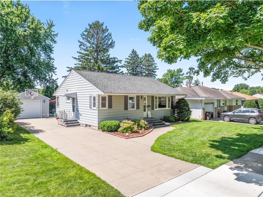 1917 2nd Avenue NW Austin MN 55912 6748100 image1