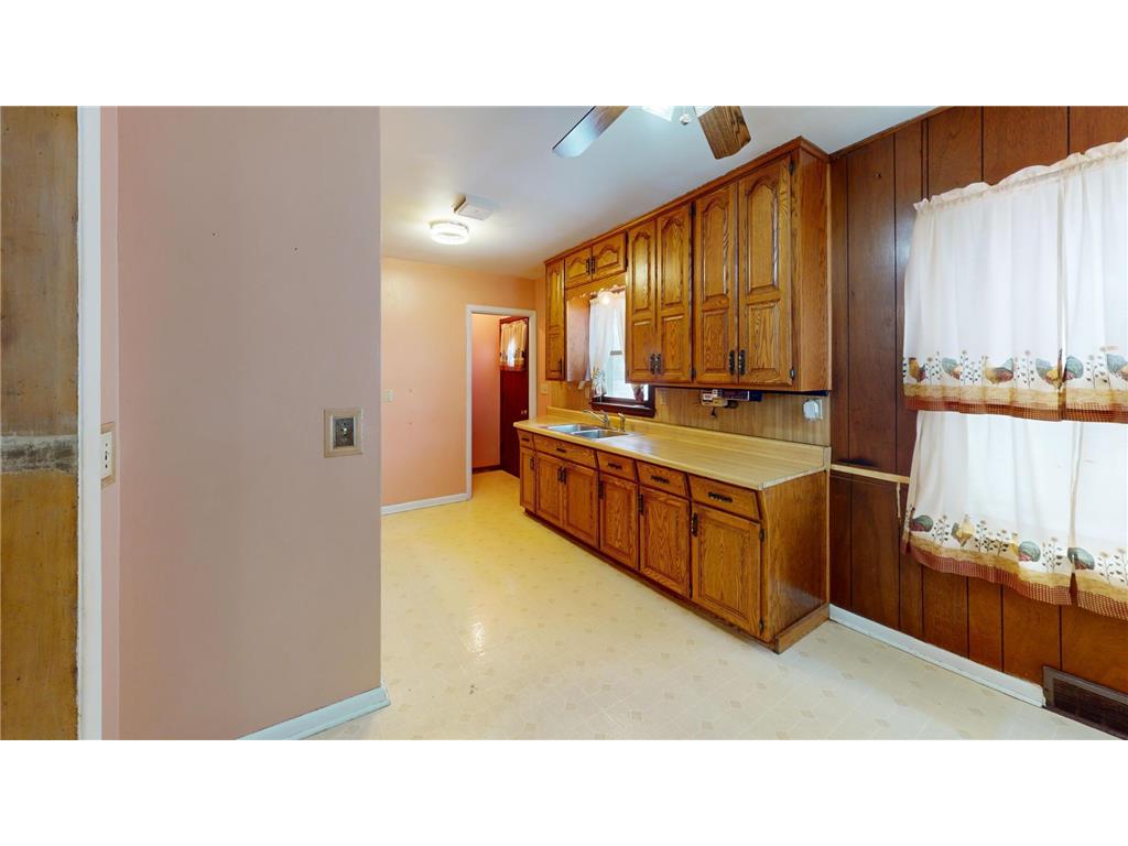 1917 Bimelich Lane Albert Lea MN 56007 7017616 image4