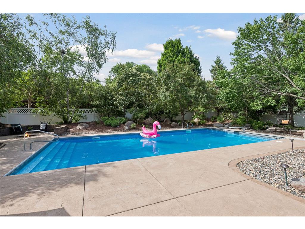 1917 Dixon Drive Bloomington MN 55431 7066672 image3