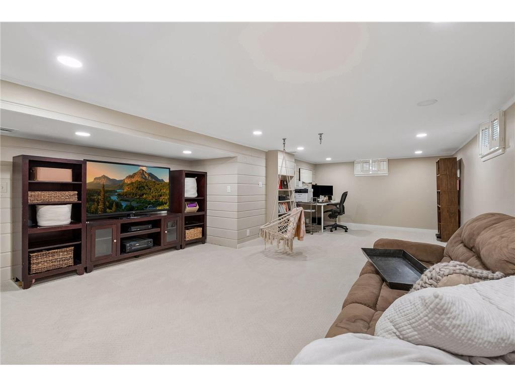 1917 Dixon Drive Bloomington MN 55431 7066672 image31