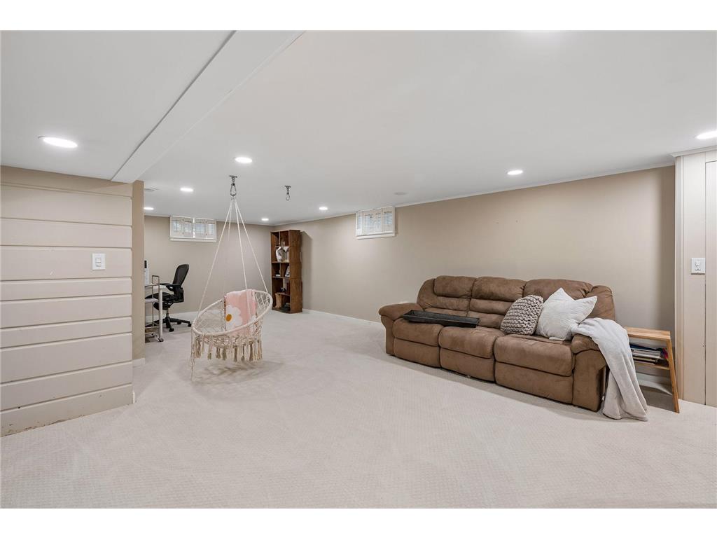1917 Dixon Drive Bloomington MN 55431 7066672 image32