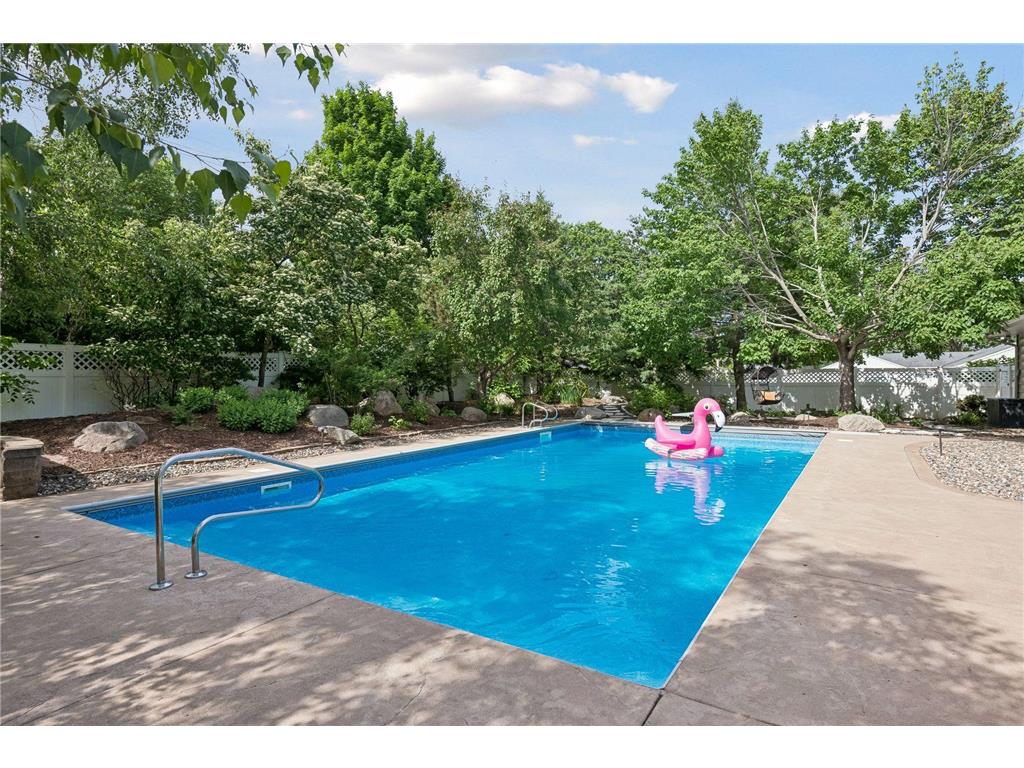 1917 Dixon Drive Bloomington MN 55431 7066672 image40