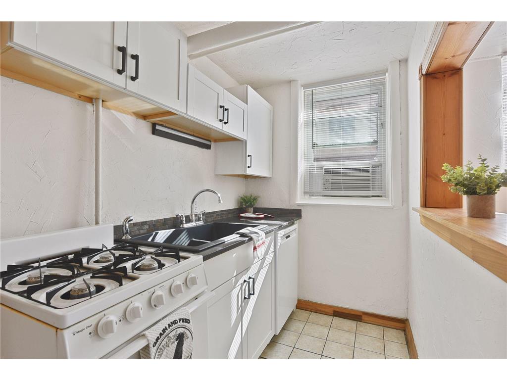 1917 Emerson Avenue #A1 Minneapolis MN 55408 7085509 image5