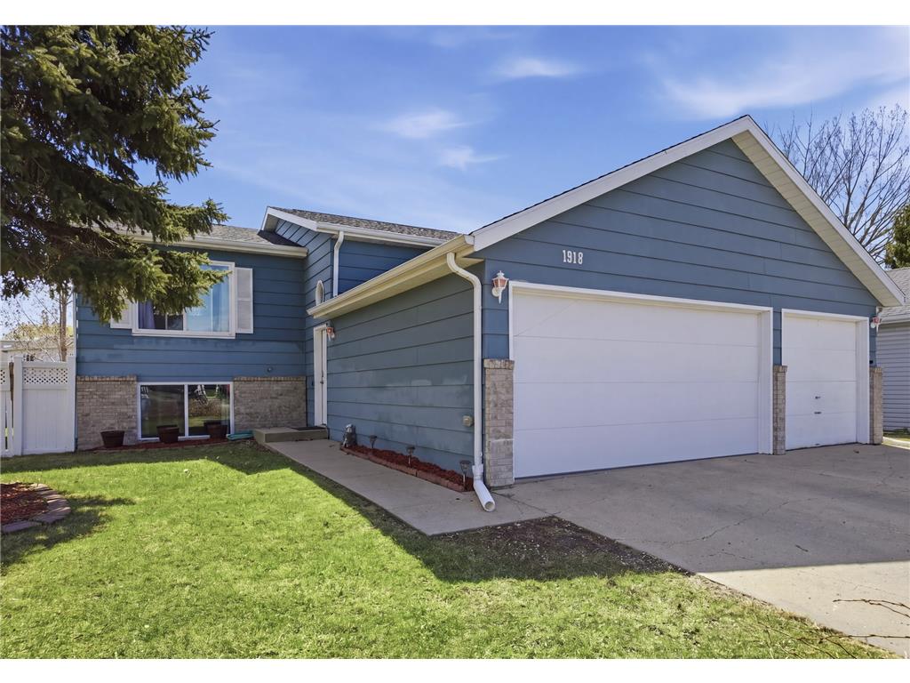 1918 55th Avenue S Fargo ND 58104 7060565 image1