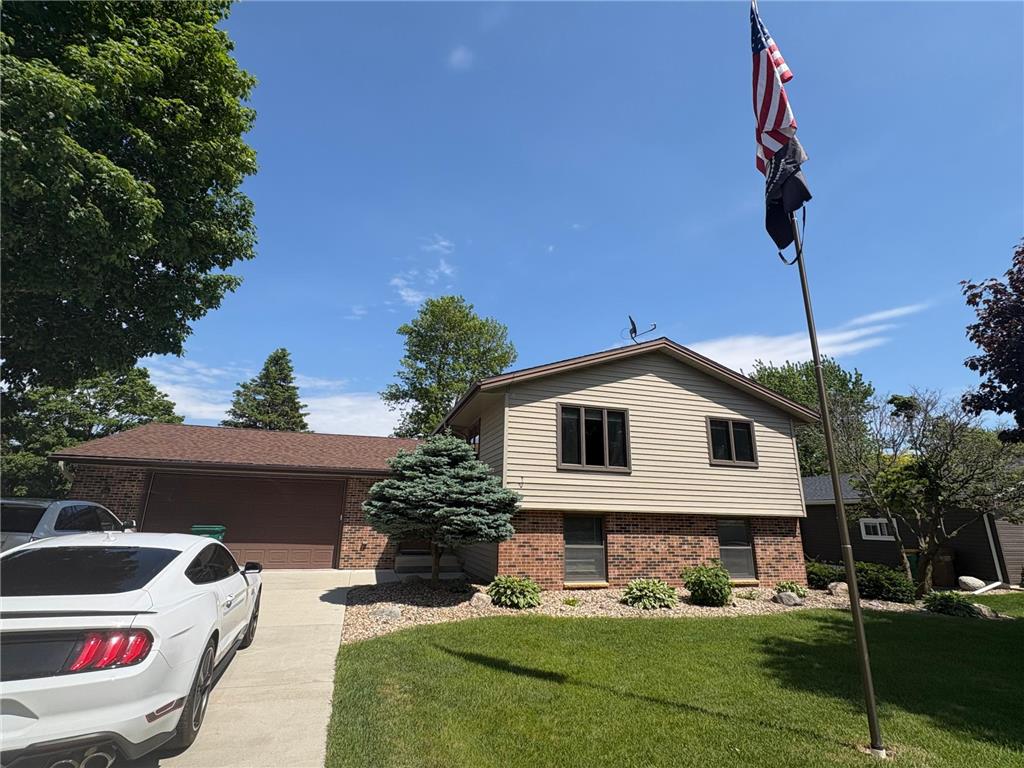 1918 Bayview Drive Albert Lea MN 56007 7028338 image1