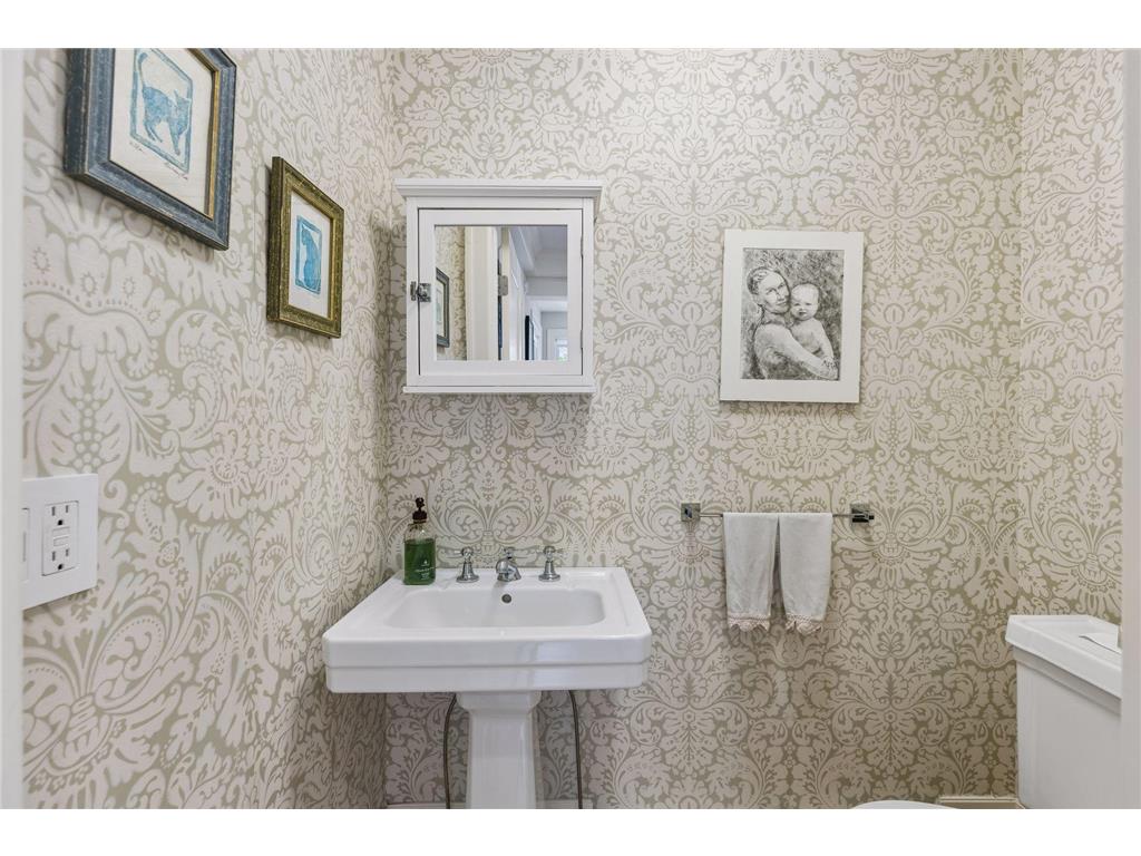 1918 Humboldt Avenue S Minneapolis MN 55403 7061815 image25