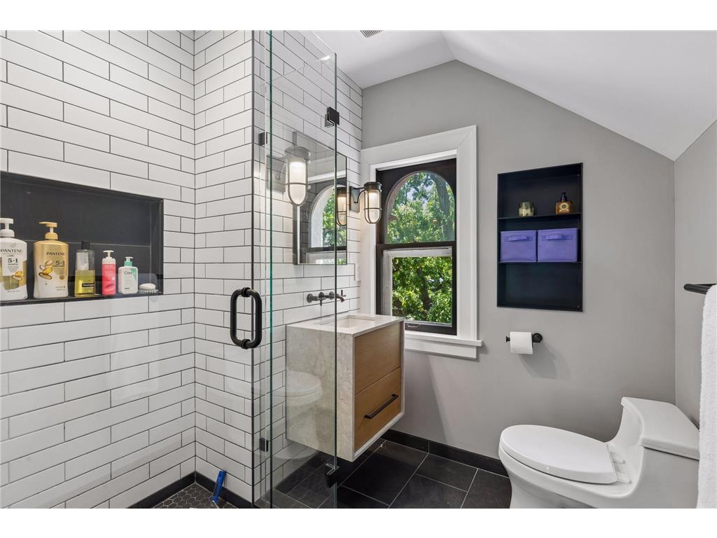 1918 Humboldt Avenue S Minneapolis MN 55403 7061815 image47