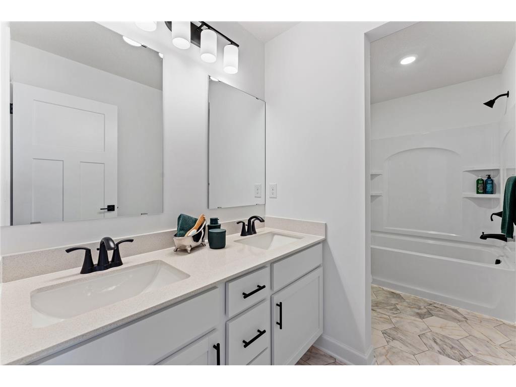 1918 Timber Lane Carver MN 55315 7046373 image30