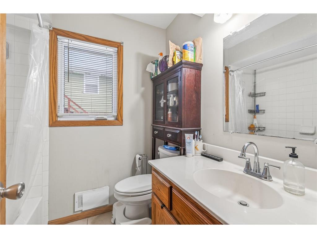 1918 Upper Afton Road E Saint Paul MN 55119 7000960 image23