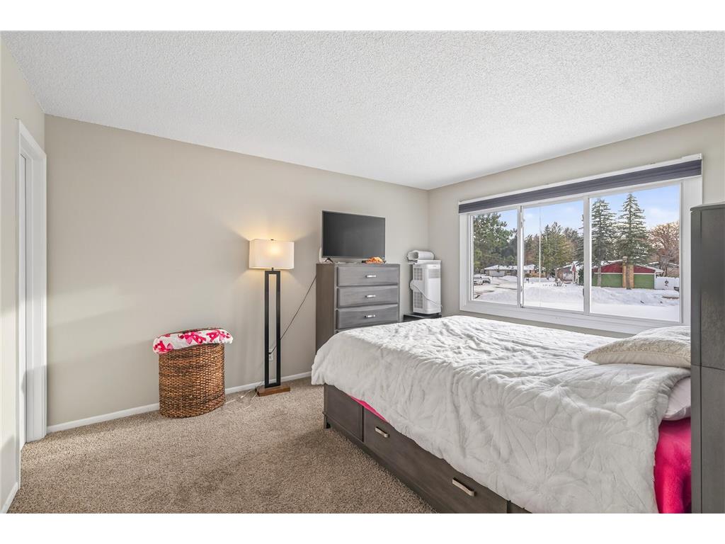 1918 Upper Afton Road E Saint Paul MN 55119 7000960 image8