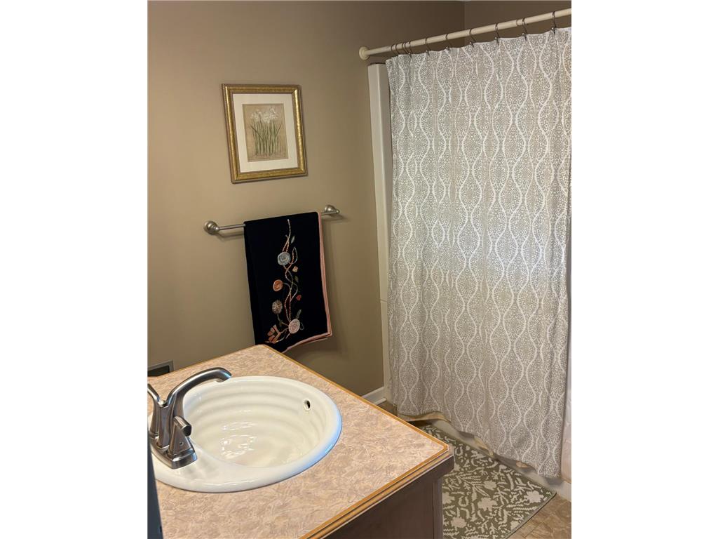 1918 W Kent Road Duluth MN 55812 7073702 image34
