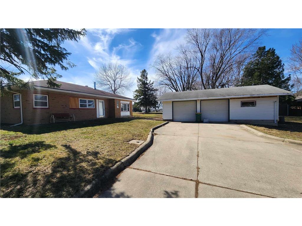 1919 Bellview Lane Albert Lea MN 56007 6499803 image1