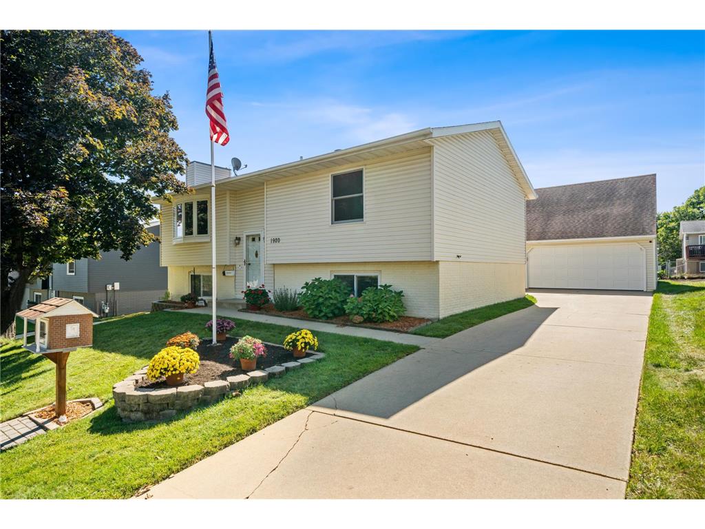 1920 49 1/2 Street NW Rochester MN 55901 6434221 image1