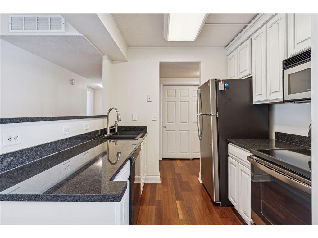 1920 S 1st Street #404 Minneapolis MN 55454 7023925 image7