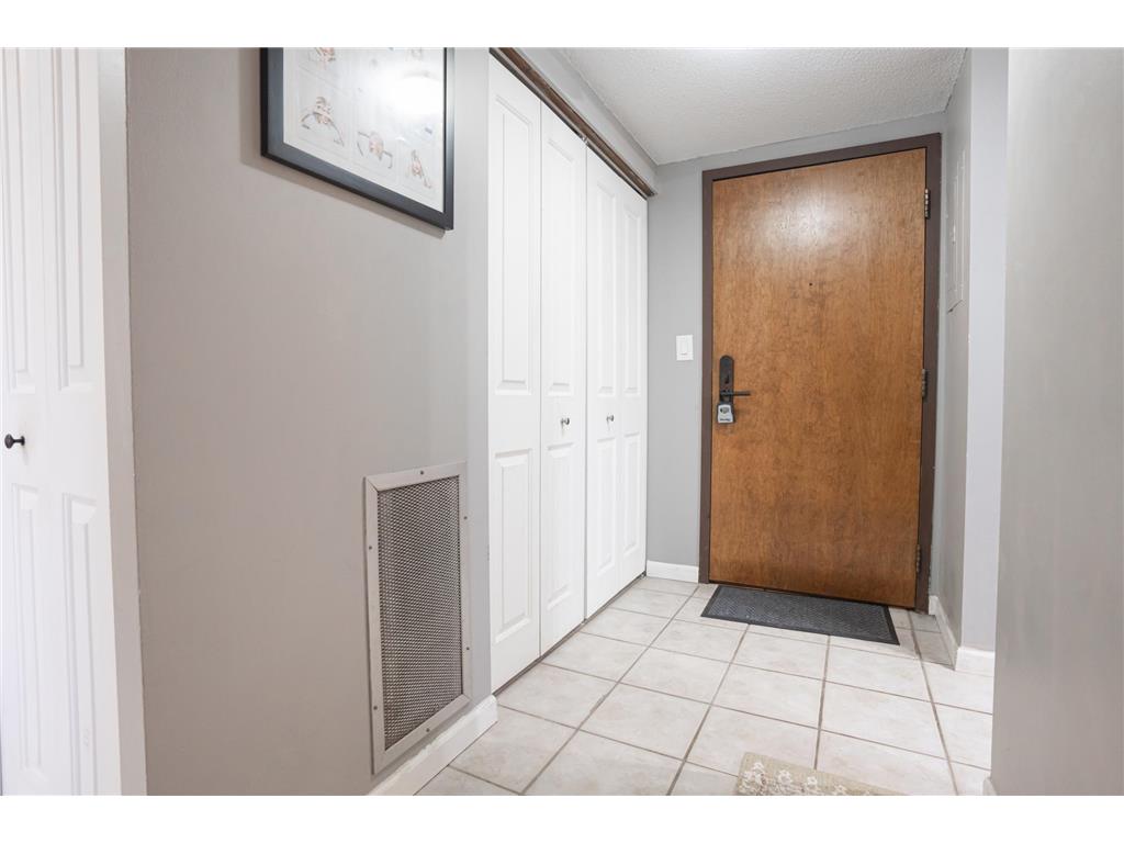 1920 S 1st Street #409 Minneapolis MN 55454 6473314 image2