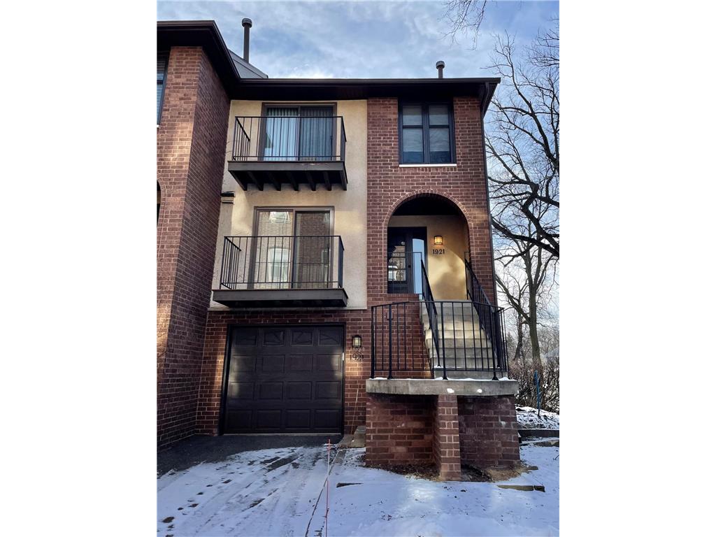 1921 Emerson Avenue S, Minneapolis, MN 55403 MLS 6450310 Edina Realty
