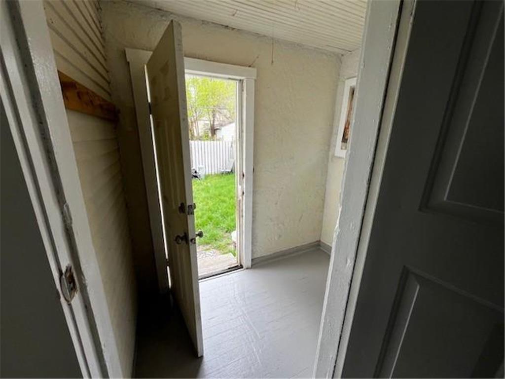 1921 Queen Avenue N Minneapolis MN 55411 7065470 image15