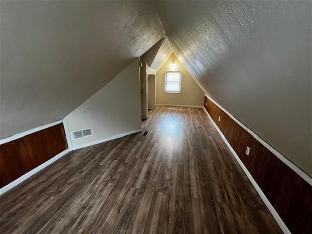 1921 Queen Avenue N Minneapolis MN 55411 7065470 image26