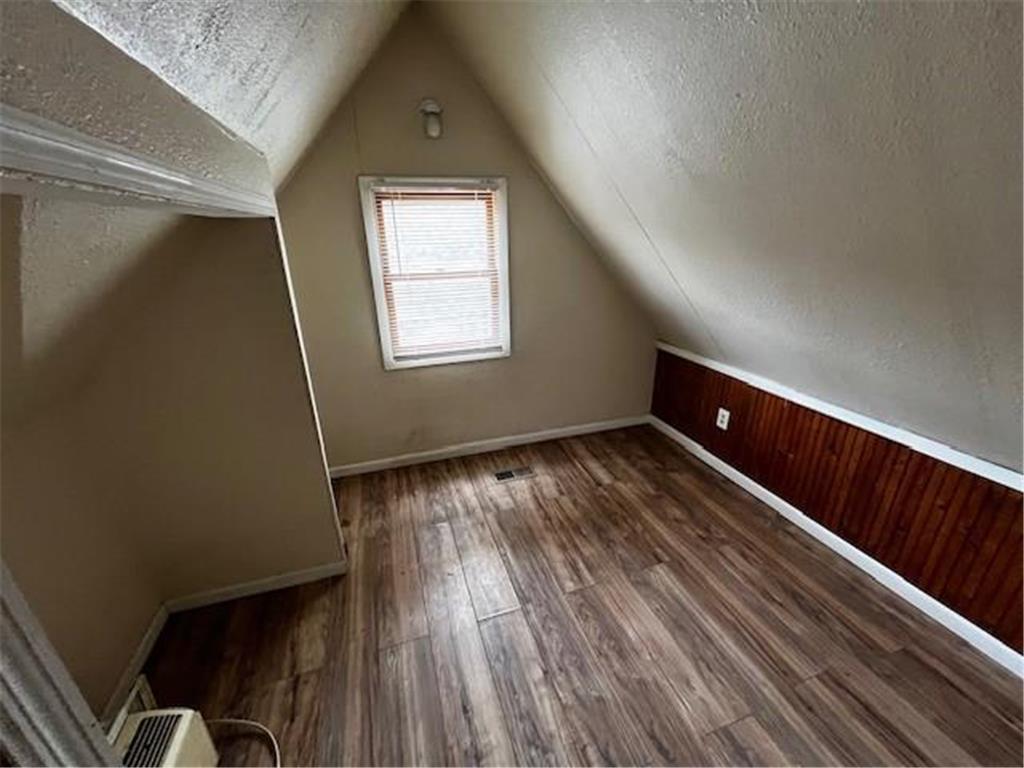 1921 Queen Avenue N Minneapolis MN 55411 7065470 image27