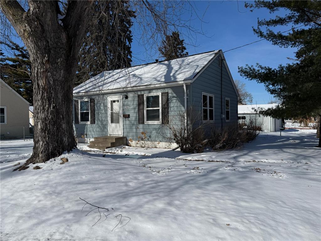 1923 44th Avenue NE Columbia Heights MN 55421 6673111 image1