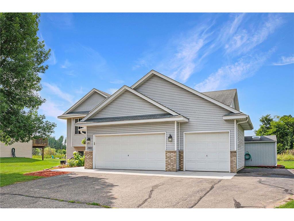 1923 Independence Street S Cambridge MN 55008 6587705 image1