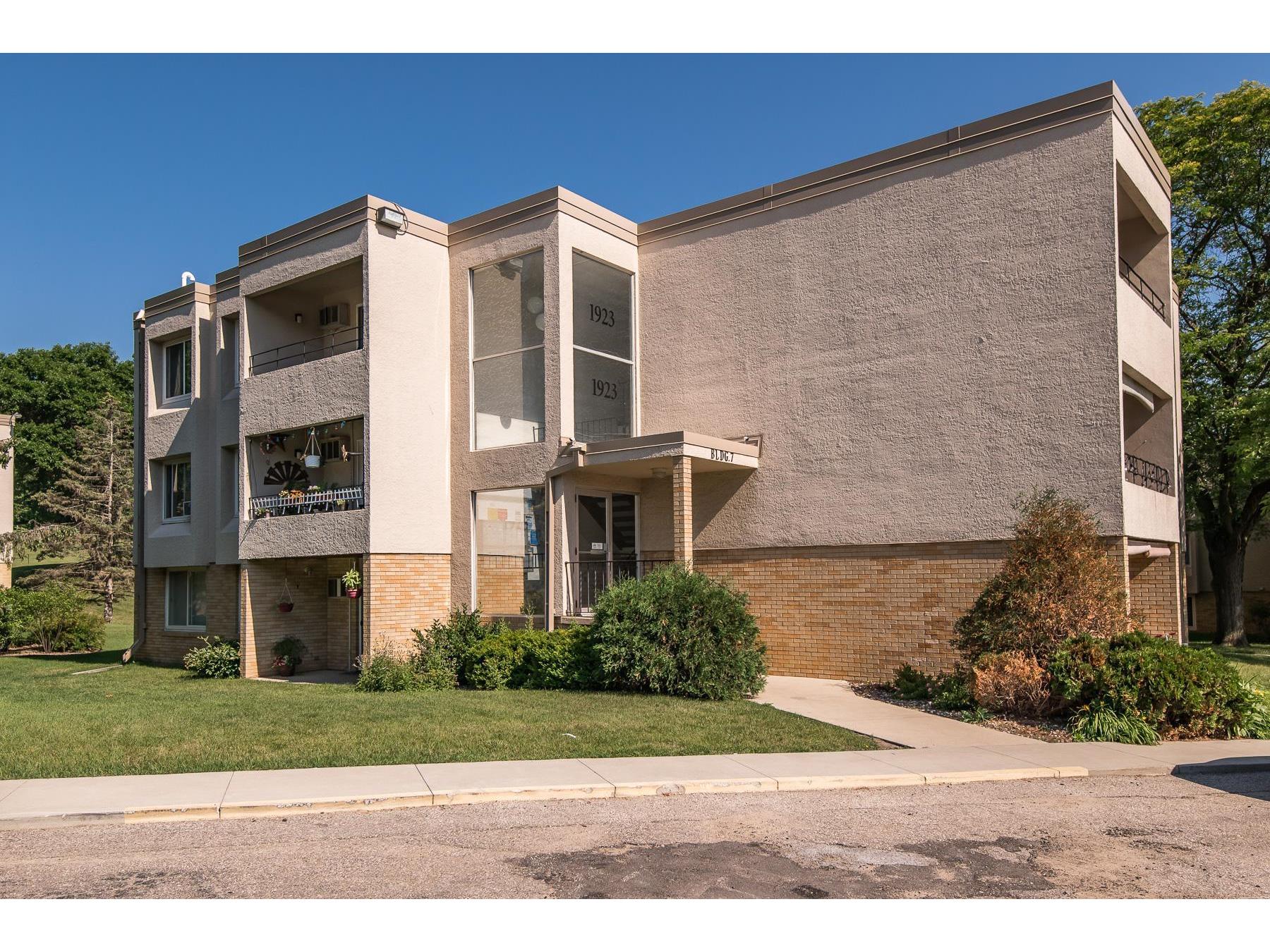 1923 Viking Drive NW 33, Rochester, MN 55901 MLS 6017172 Edina Realty