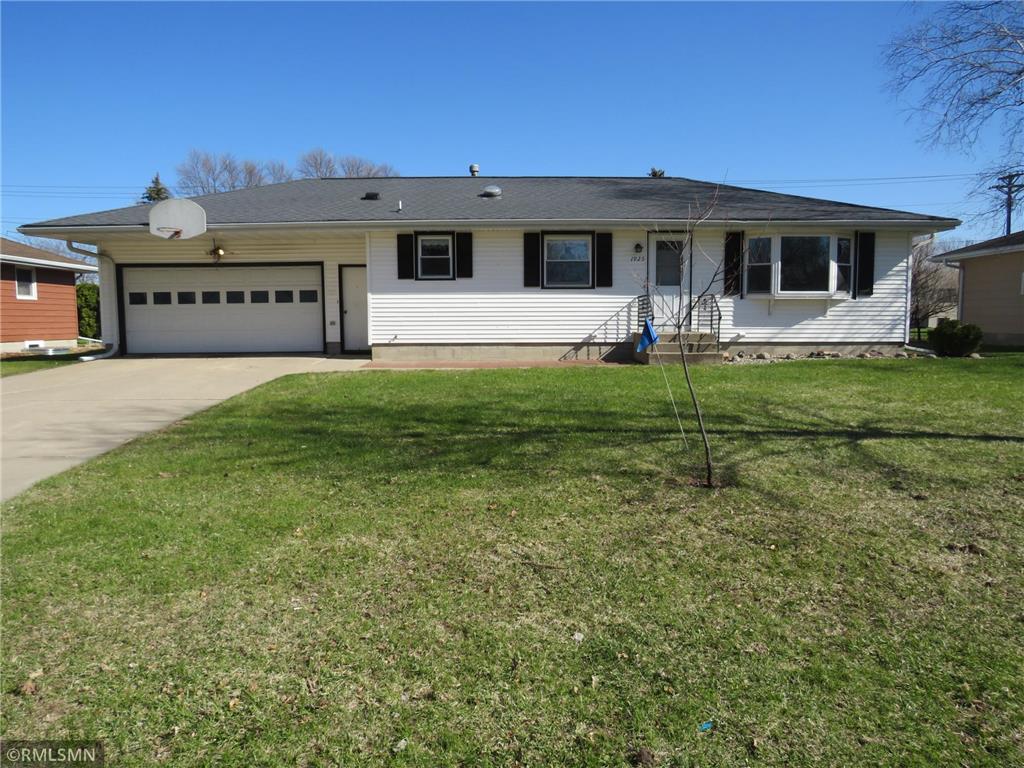 1925 15th Street E, Glencoe, MN 55336 MLS 6359306 Edina Realty