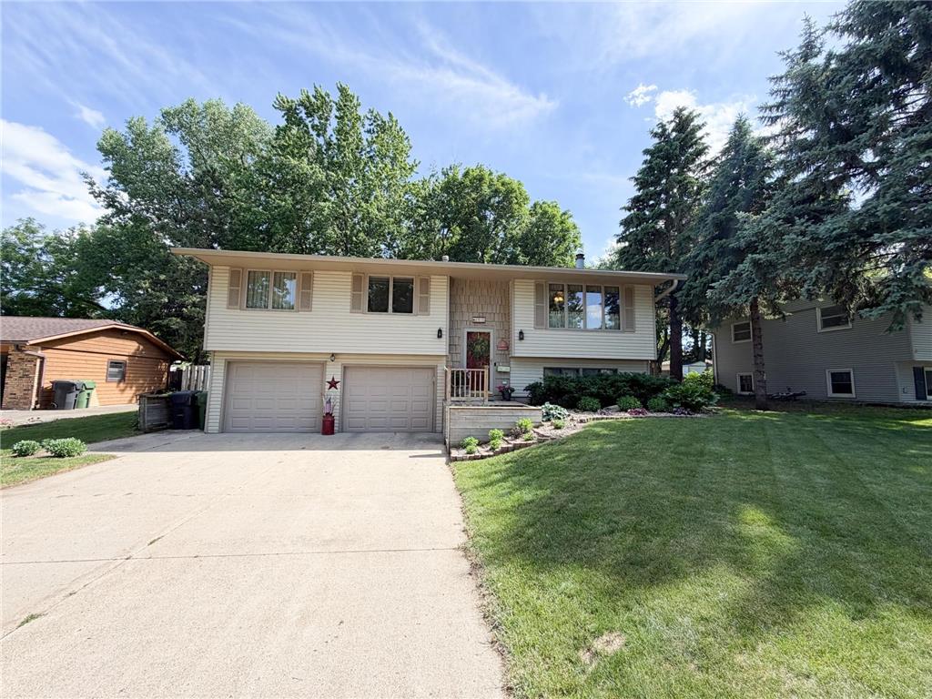 1925 Driftwood Avenue Worthington MN 56187 7077862 image1