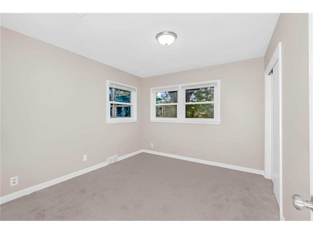 1925 Walsh Lane Mendota Heights MN 55118 6797343 image14