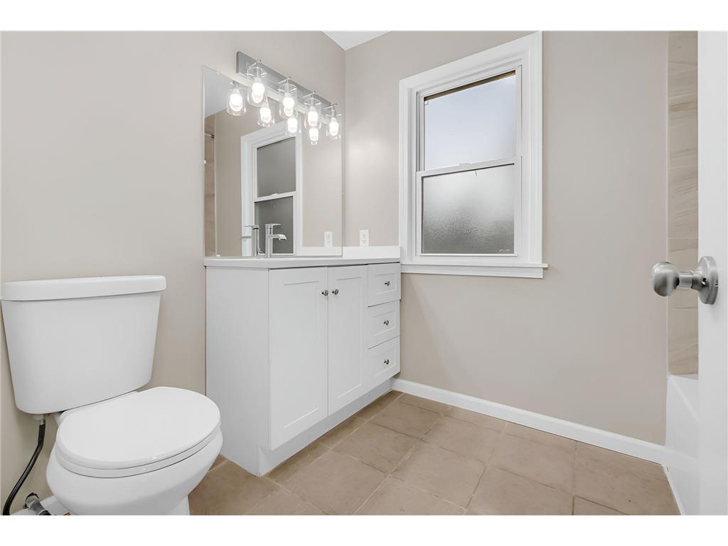 1925 Walsh Lane Mendota Heights MN 55118 6797343 image15