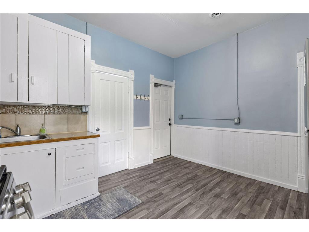 1926 15th Avenue S Minneapolis MN 55404 7060996 image24