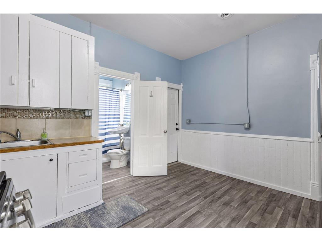 1926 15th Avenue S Minneapolis MN 55404 7060996 image25