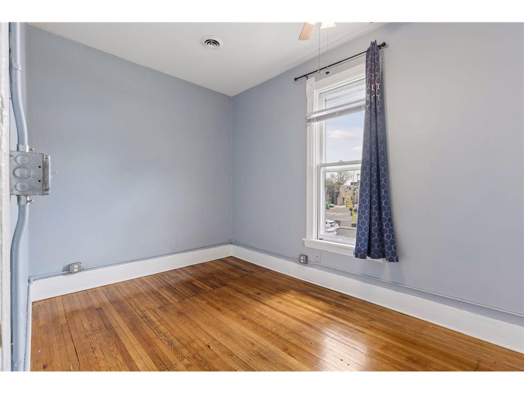 1926 15th Avenue S Minneapolis MN 55404 7060996 image30
