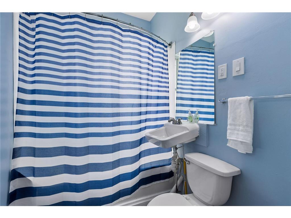 1926 15th Avenue S Minneapolis MN 55404 7060996 image33