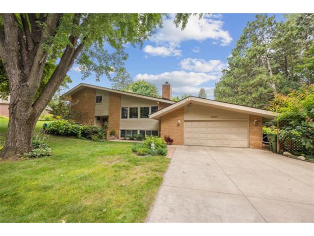 1927 Gluek Lane Roseville MN 55113 6589874 image1