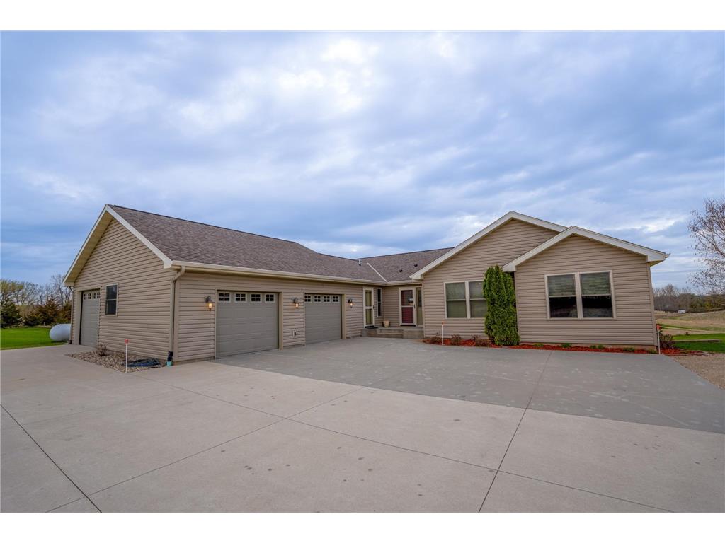 19279 Highway 71 NE New London Twp MN 56273 6713513 image1