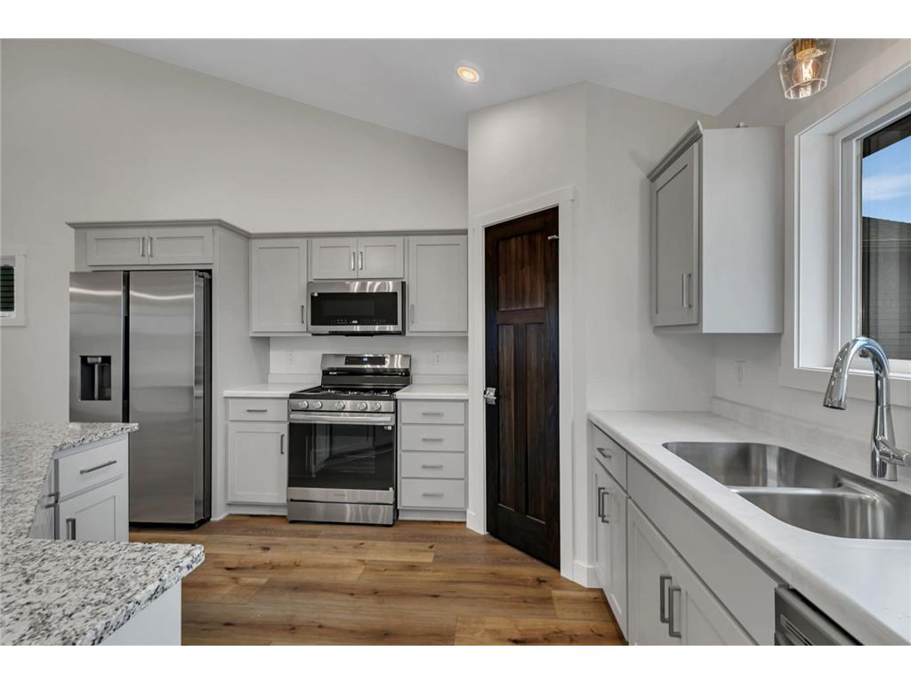 1928 Sandstone Loop S Sartell MN 56377 7021349 image5