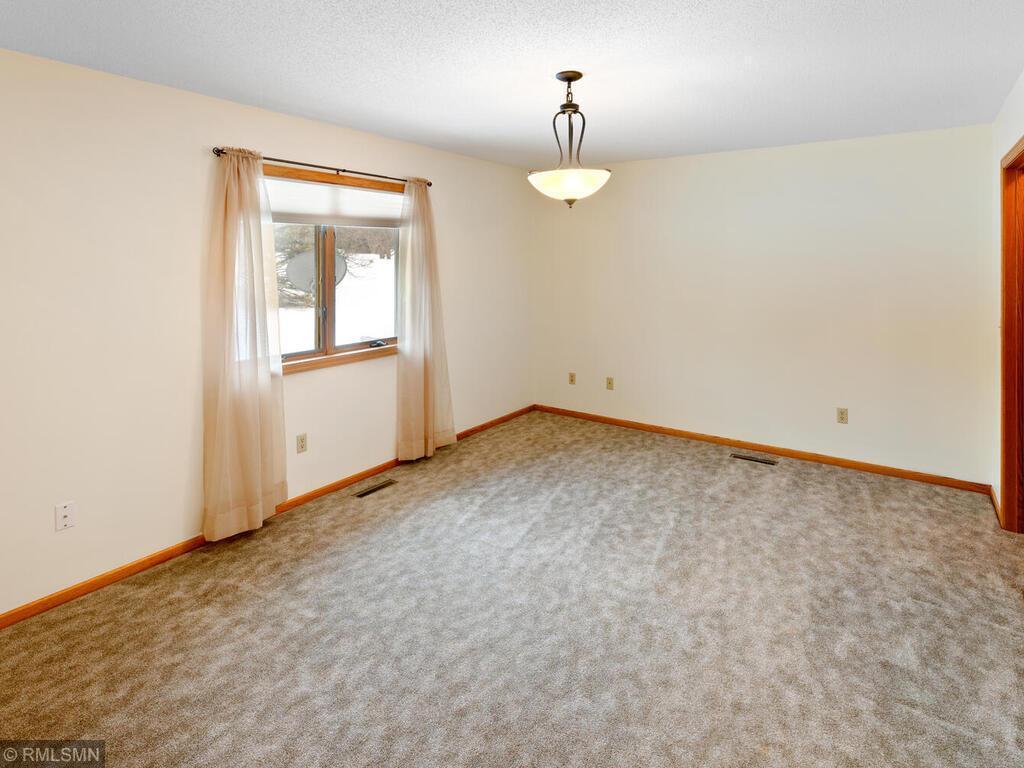 1928 Vierling Drive E Shakopee MN 55379 7002083 image14