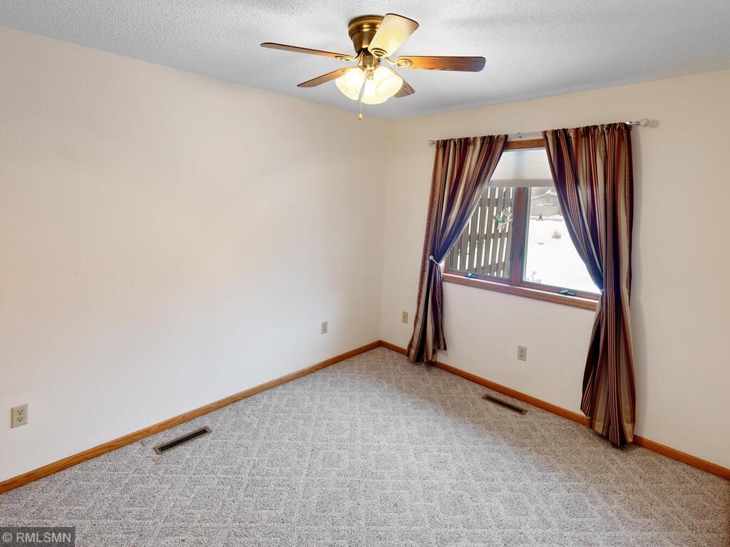 1928 Vierling Drive E Shakopee MN 55379 7002083 image19