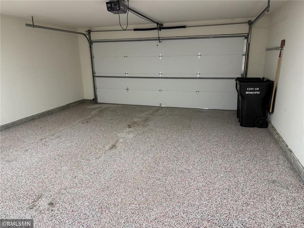 1928 Vierling Drive E Shakopee MN 55379 7002083 image24