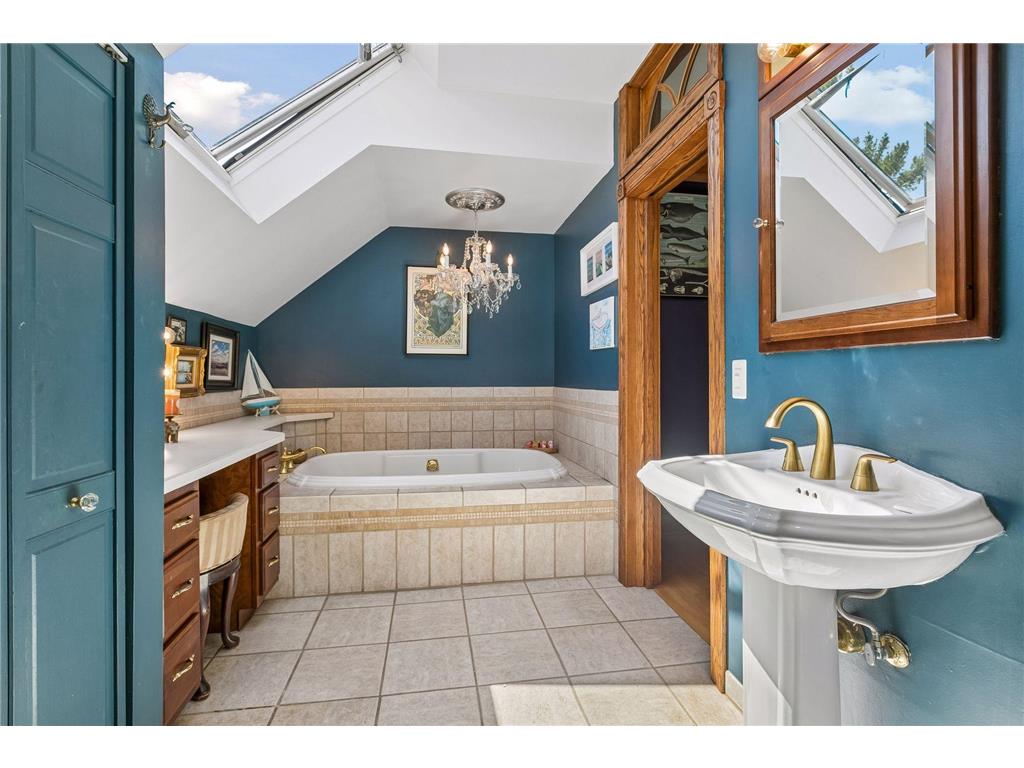 1929 James Avenue S Minneapolis MN 55403 7074493 image41
