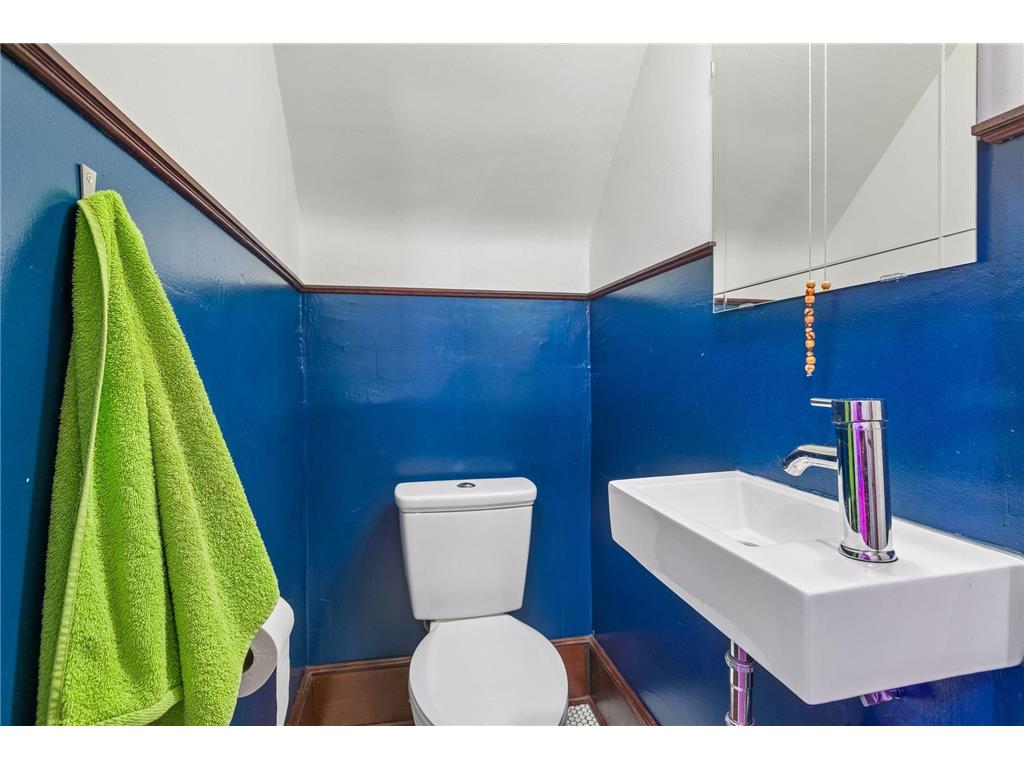 1929 James Avenue S Minneapolis MN 55403 7074493 image48