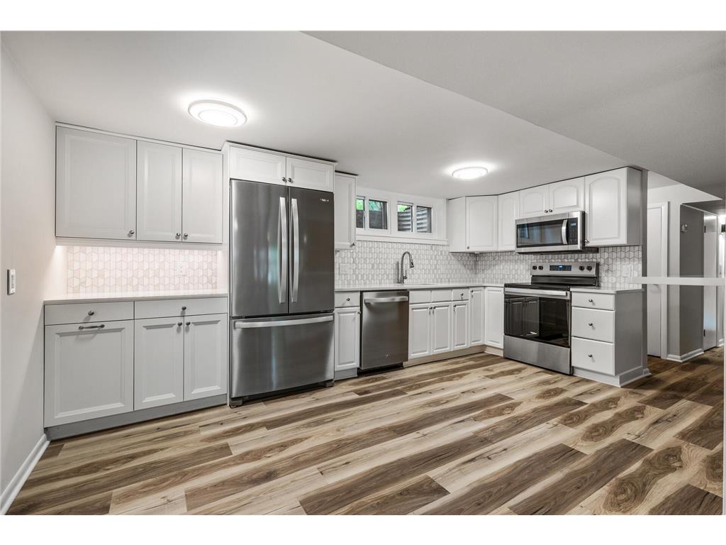 193 3rd Street #2 Excelsior MN 55331 6781893 image1