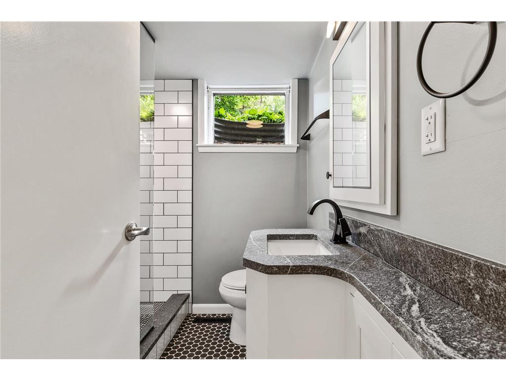 193 3rd Street #2 Excelsior MN 55331 6781893 image16