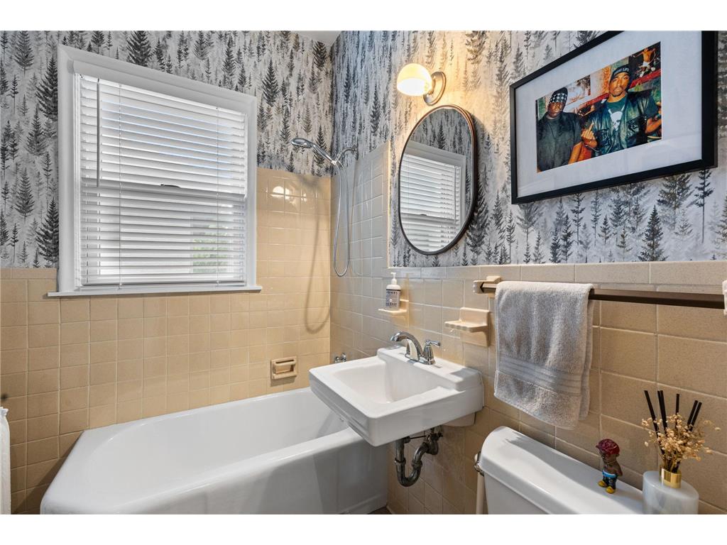 1930 Girard Avenue S Minneapolis MN 55403 7073960 image35
