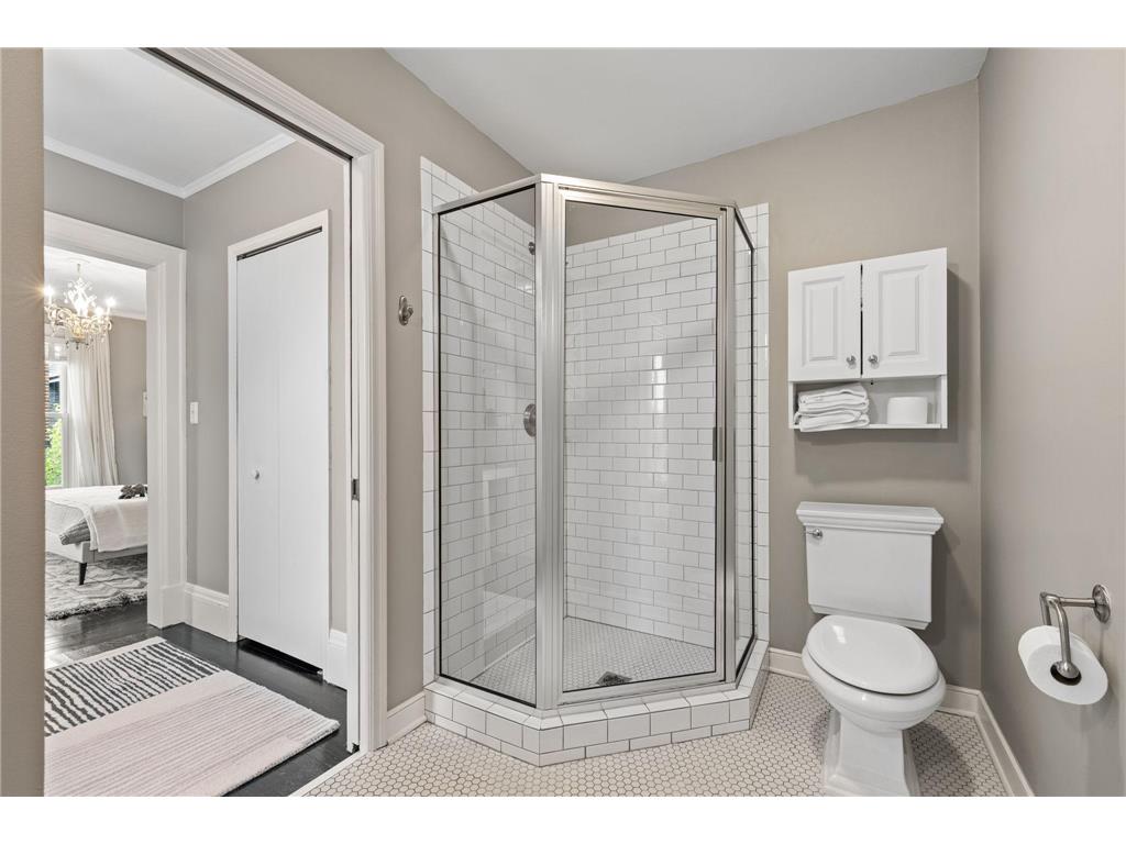 1930 Girard Avenue S Minneapolis MN 55403 7073960 image48