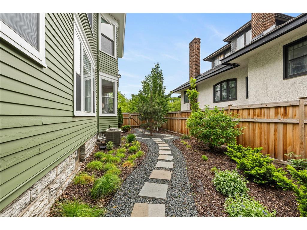 1930 Girard Avenue S Minneapolis MN 55403 7073960 image86