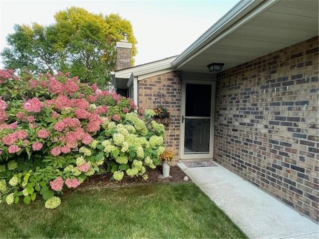 1930 Kingsview Lane N Plymouth MN 55447 7041621 image1