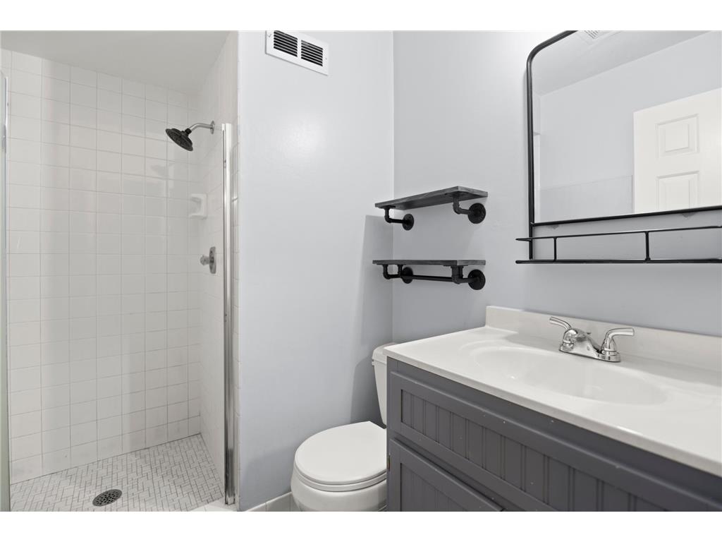 1931 Greenfield Lane SW #A Rochester MN 55902 - George Lake 6817991 image24